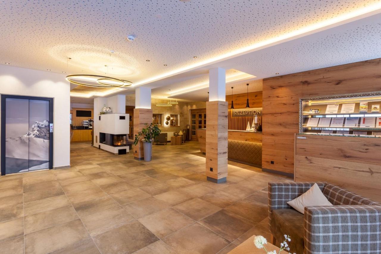 Hotel Luggi Гальтюр Экстерьер фото