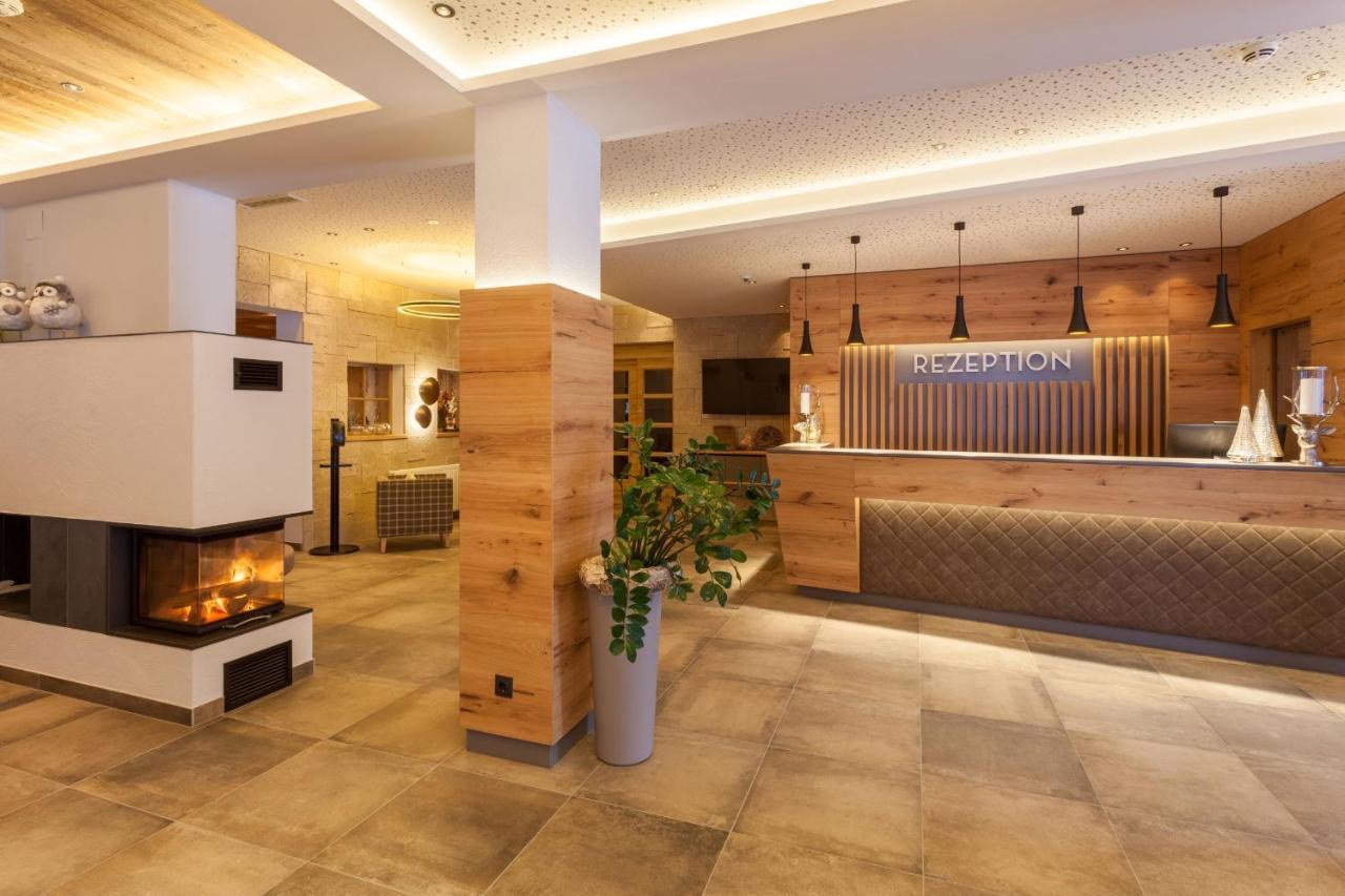 Hotel Luggi Гальтюр Экстерьер фото