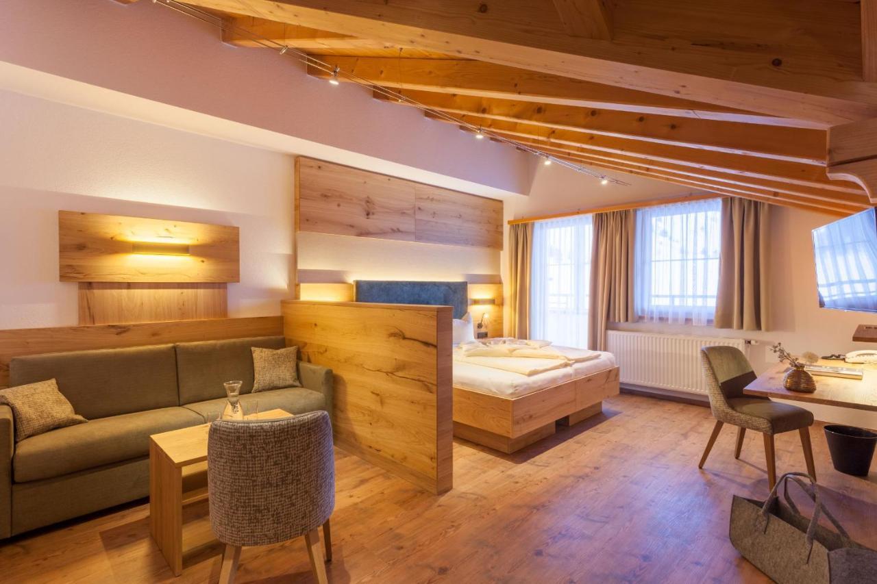 Hotel Luggi Гальтюр Экстерьер фото