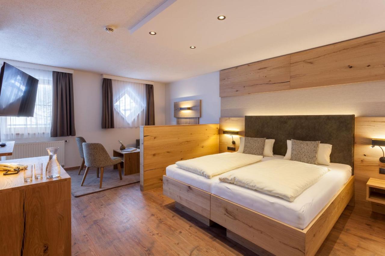 Hotel Luggi Гальтюр Экстерьер фото