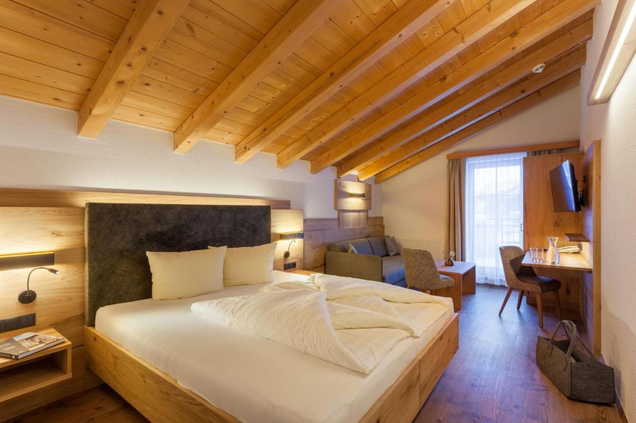 Hotel Luggi Гальтюр Экстерьер фото