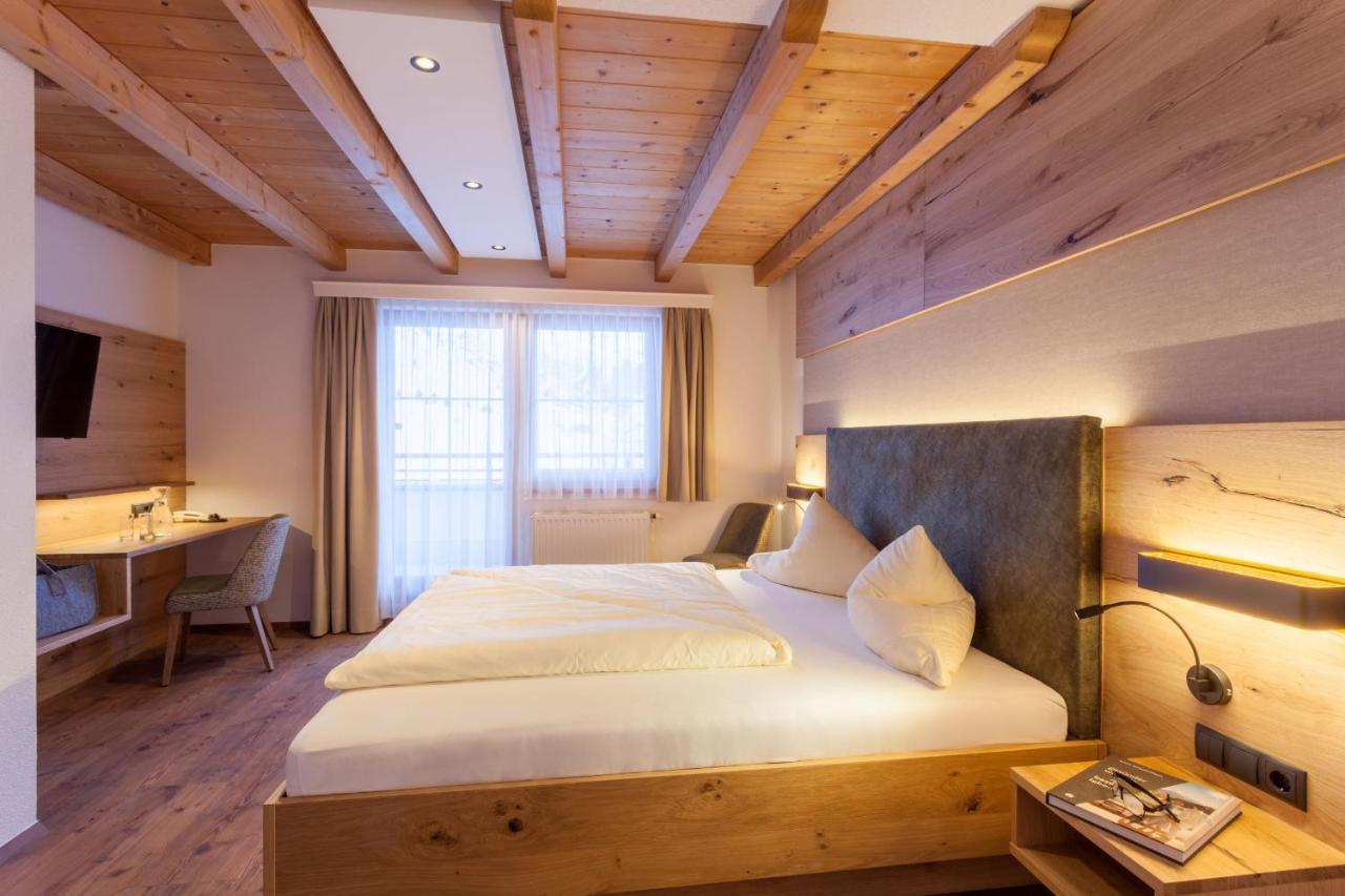 Hotel Luggi Гальтюр Экстерьер фото
