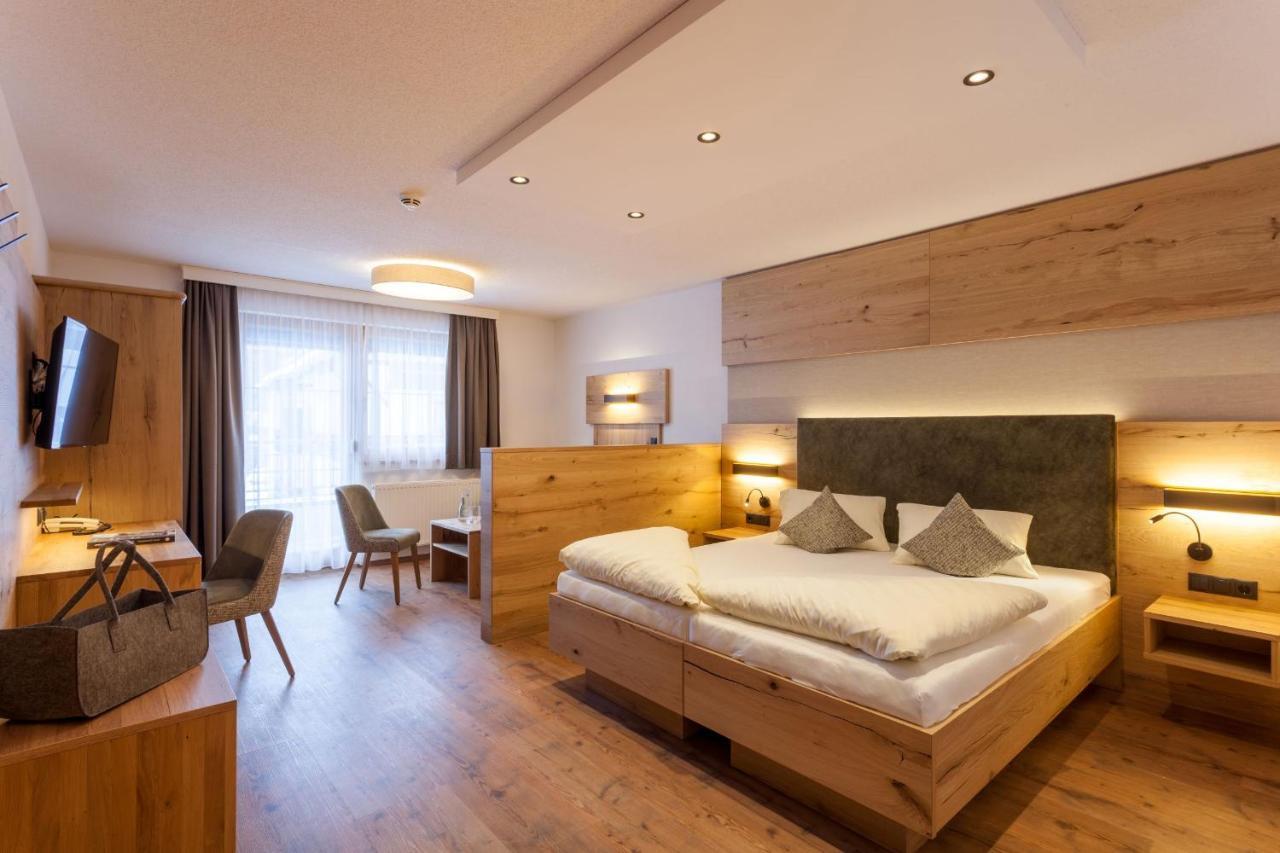Hotel Luggi Гальтюр Экстерьер фото