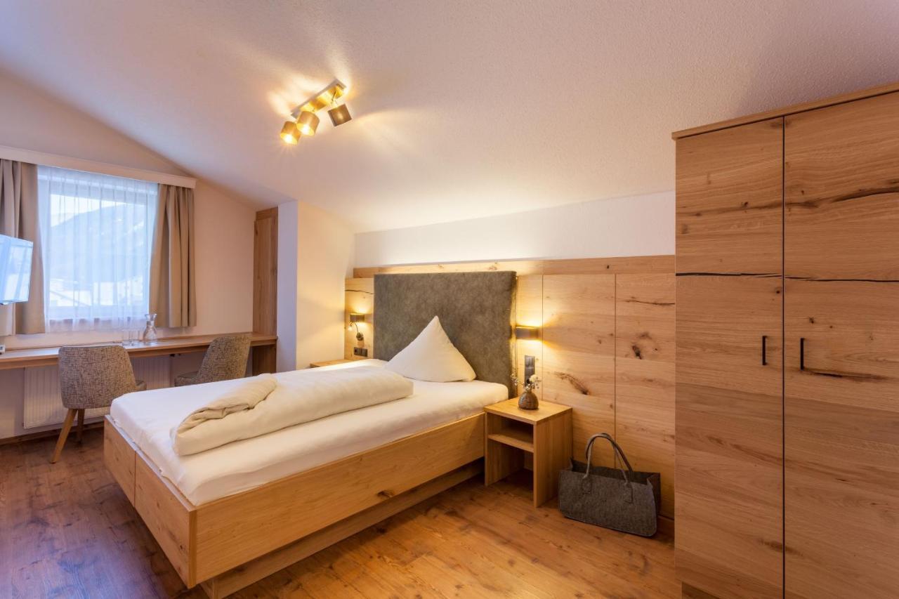 Hotel Luggi Гальтюр Экстерьер фото