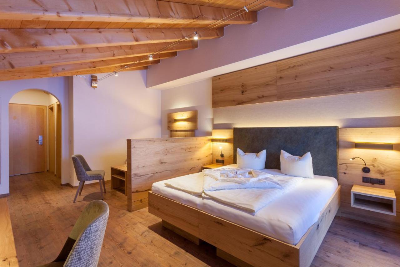 Hotel Luggi Гальтюр Экстерьер фото
