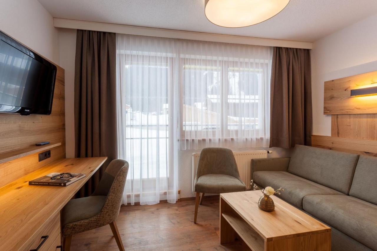 Hotel Luggi Гальтюр Экстерьер фото