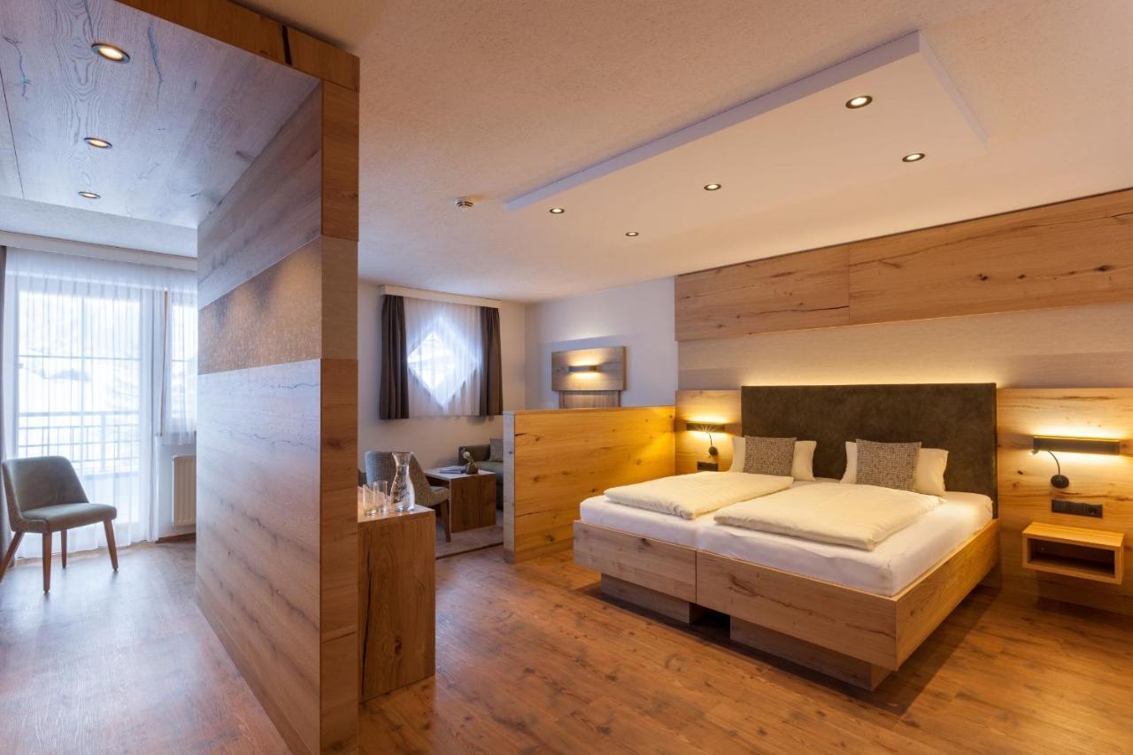 Hotel Luggi Гальтюр Экстерьер фото