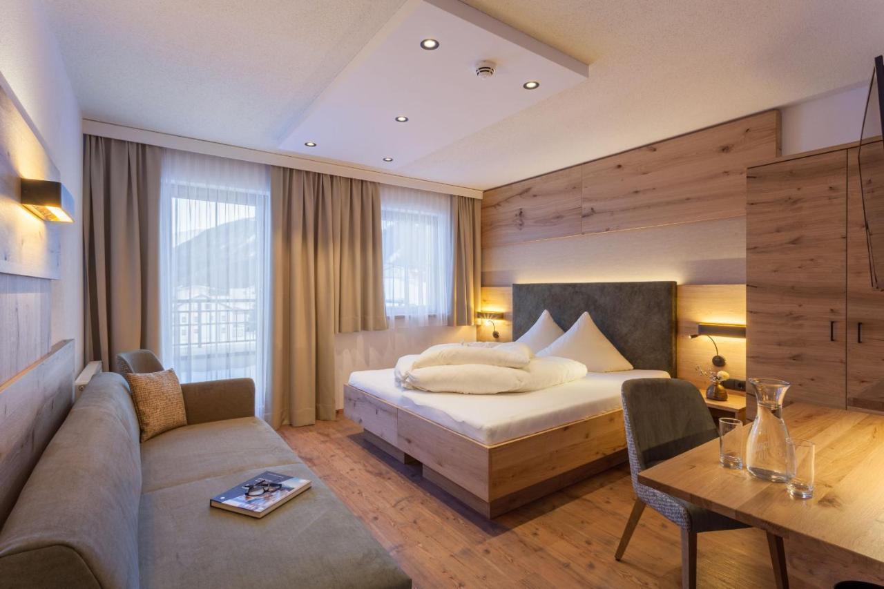 Hotel Luggi Гальтюр Экстерьер фото