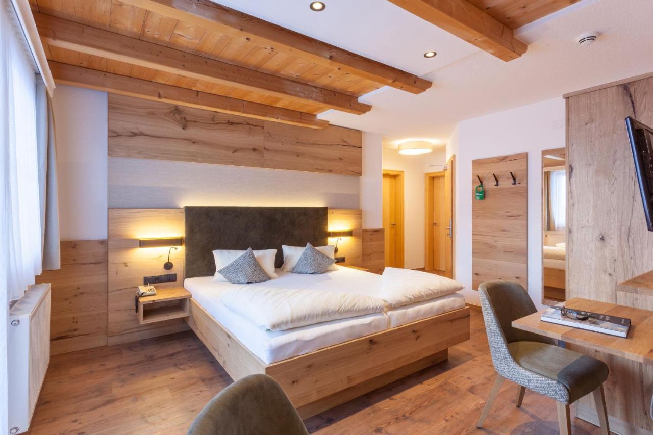 Hotel Luggi Гальтюр Экстерьер фото