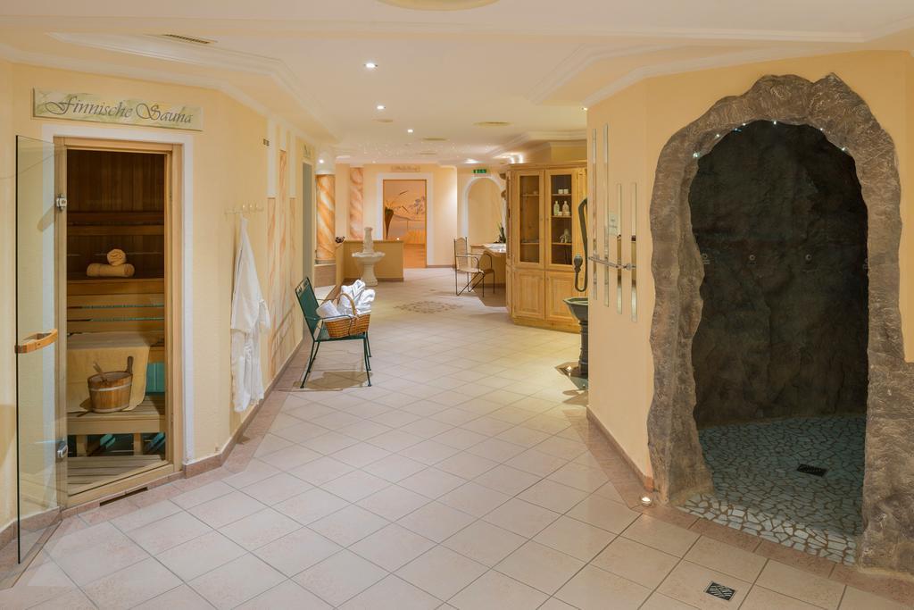 Hotel Luggi Гальтюр Экстерьер фото