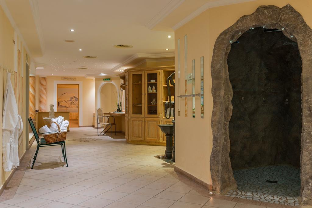 Hotel Luggi Гальтюр Экстерьер фото