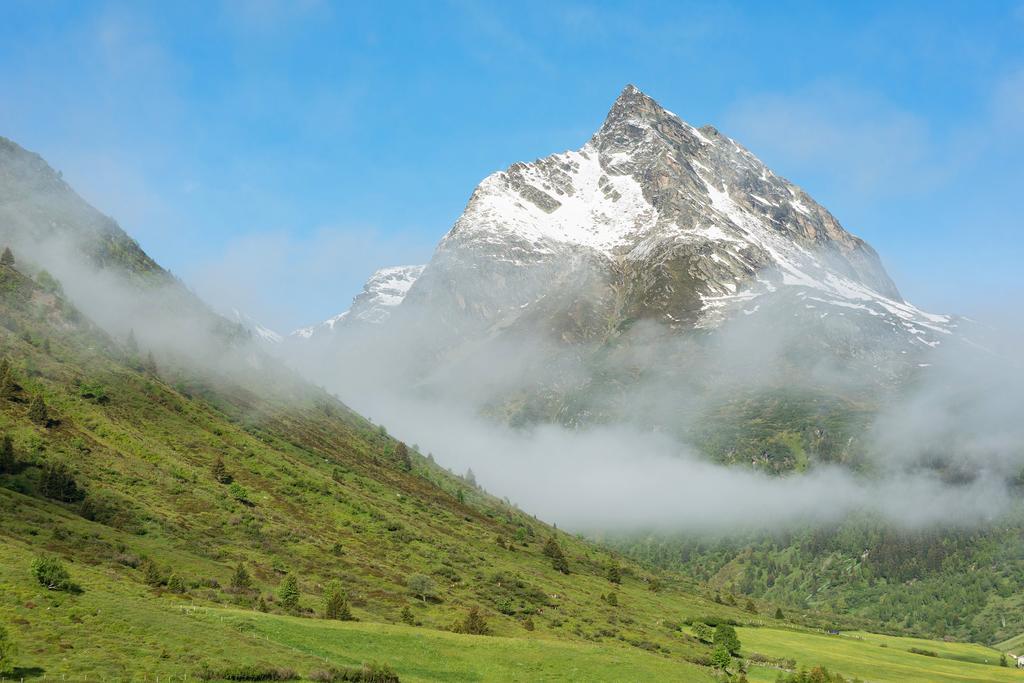 Hotel Luggi Гальтюр Экстерьер фото